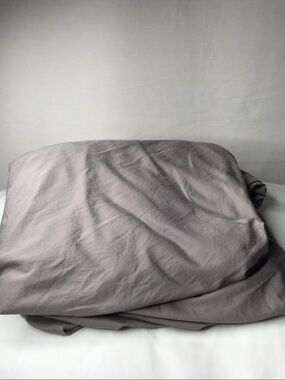 Boll & Branch Fitted Queen Grey Sheet - Elegant Neutral Bedding